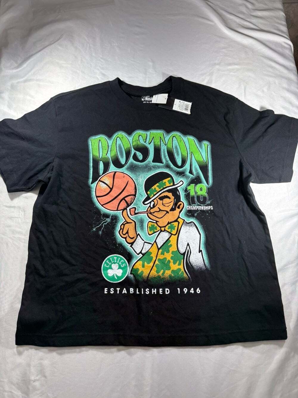 Boston Celtics Men’s Black T-shirt Size Large NBA